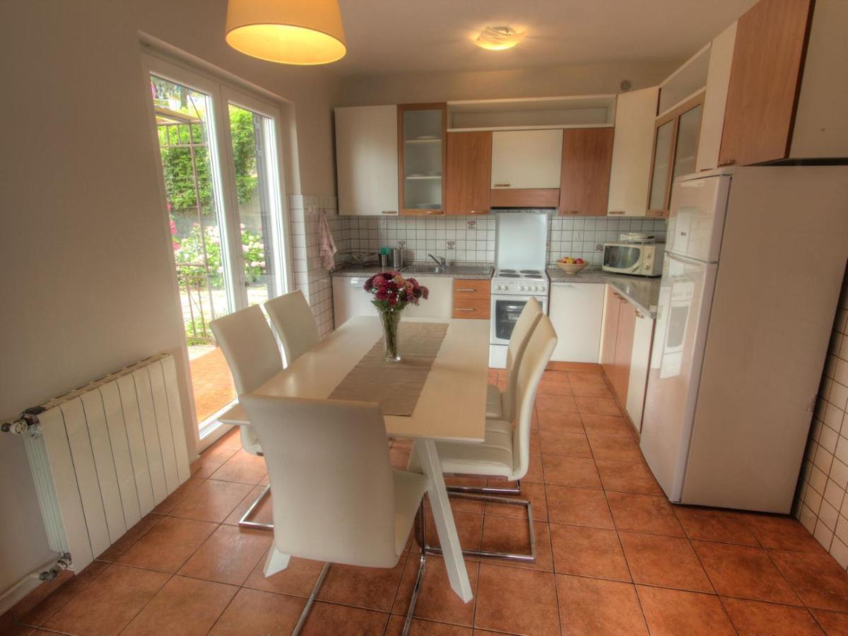 Apartman Lena Opatija Bagian luar foto